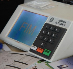 urna-eletronica_abr Voto obrigatório ou facultativo