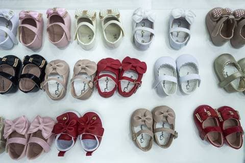 pai mae bebes sapatinhos sapatos criança